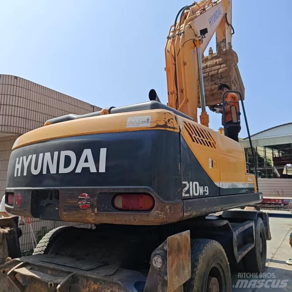 Hyundai R210w-9 Midi excavators  7t - 12t