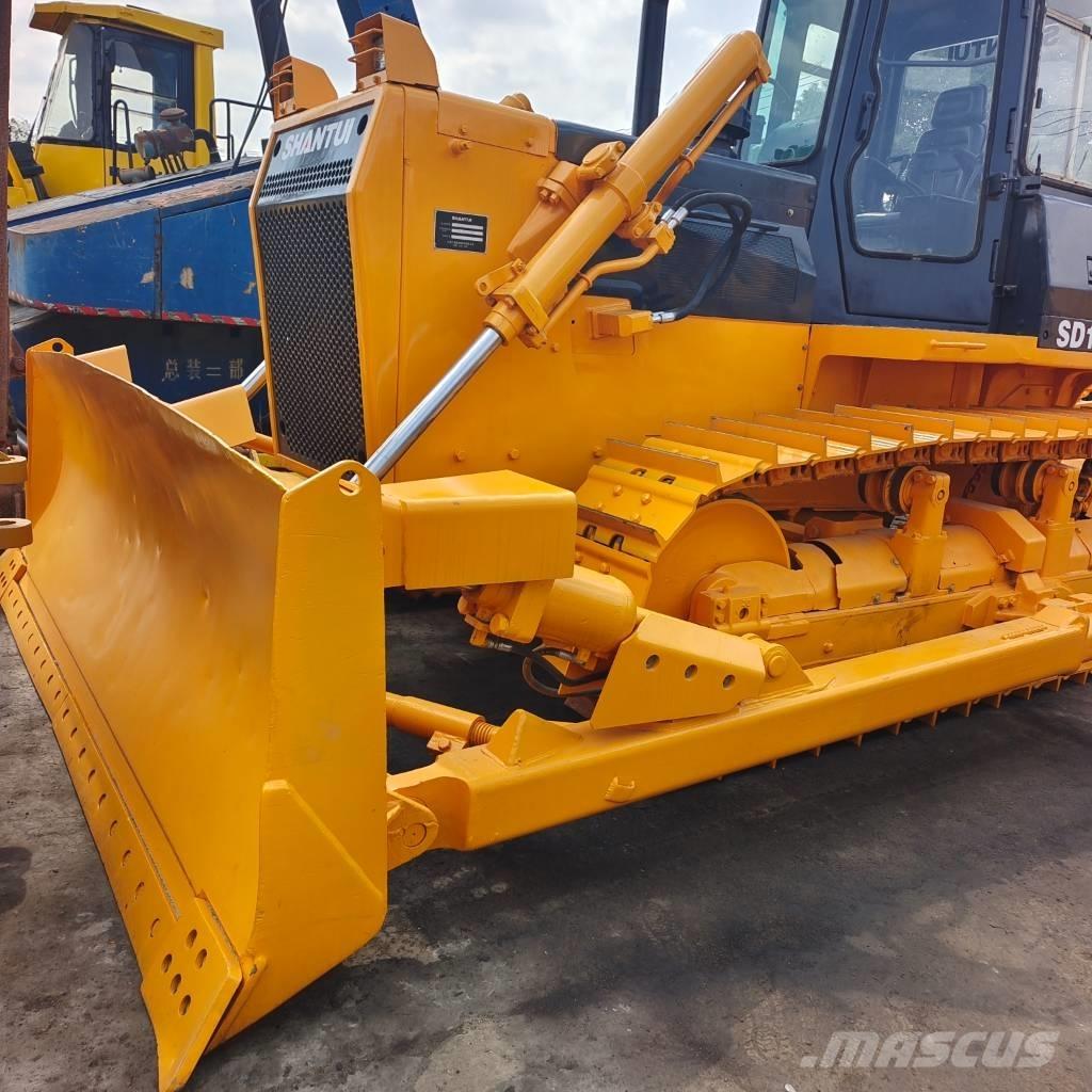 Shantui SD 22 Crawler dozers
