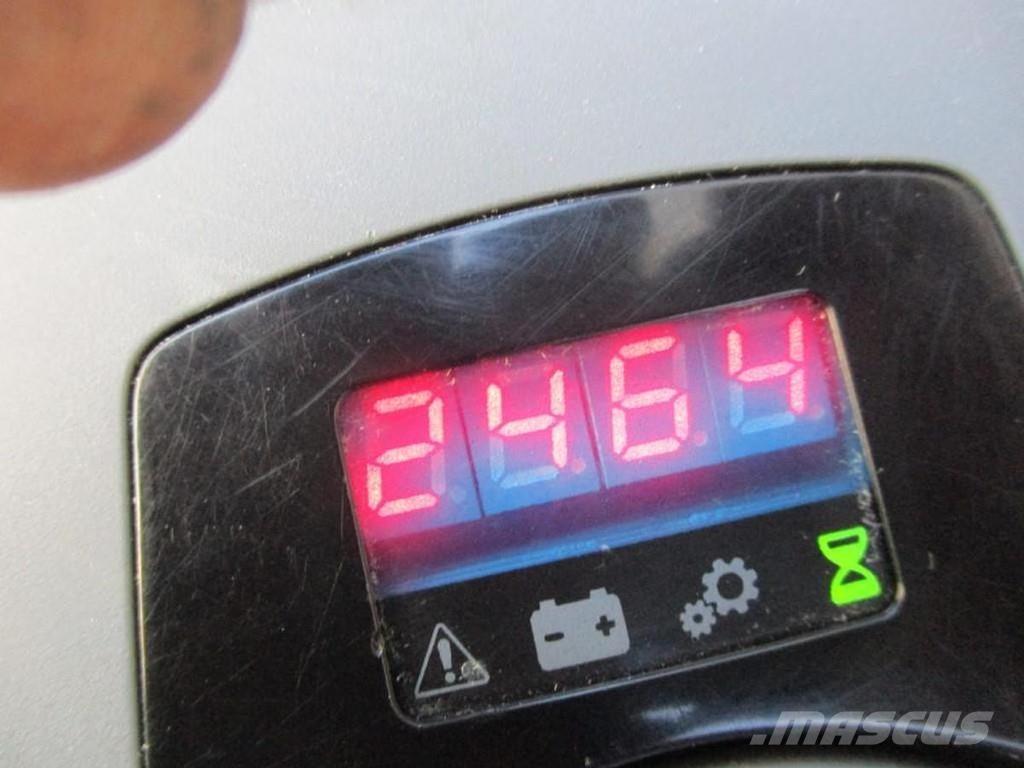 Toyota LPE250 Low lifter with platform