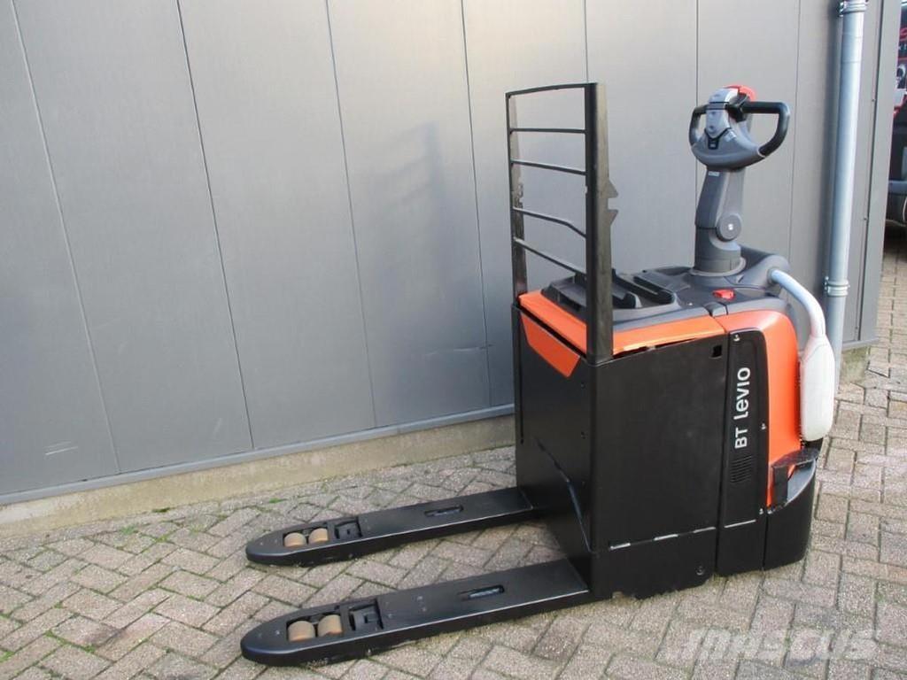 Toyota LPE250 Low lifter with platform