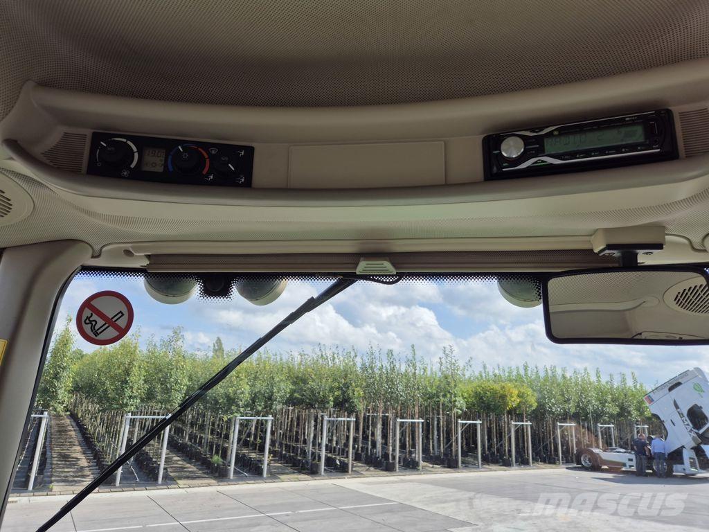 John Deere 6630 Tractors