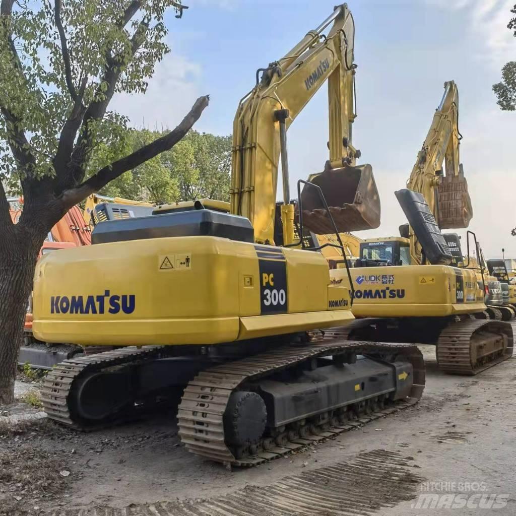 Komatsu PC 300 Crawler excavators