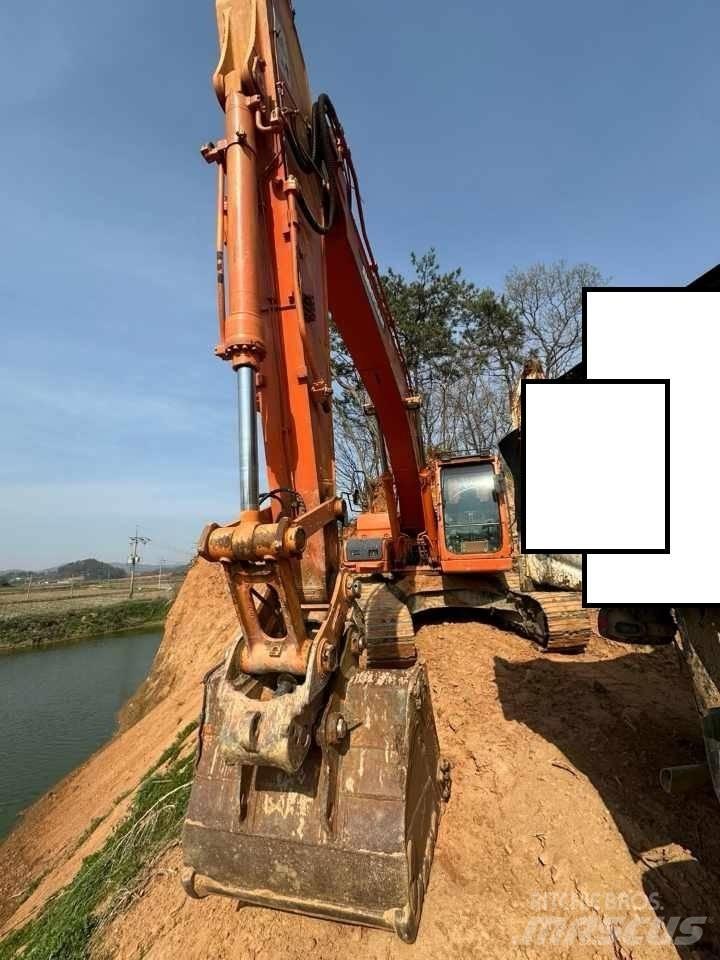 Doosan DX 220 LCA Crawler excavators
