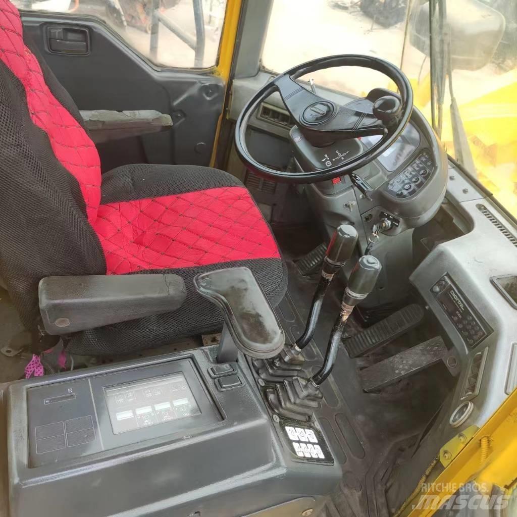 Komatsu WA 600-3 Wheel loaders