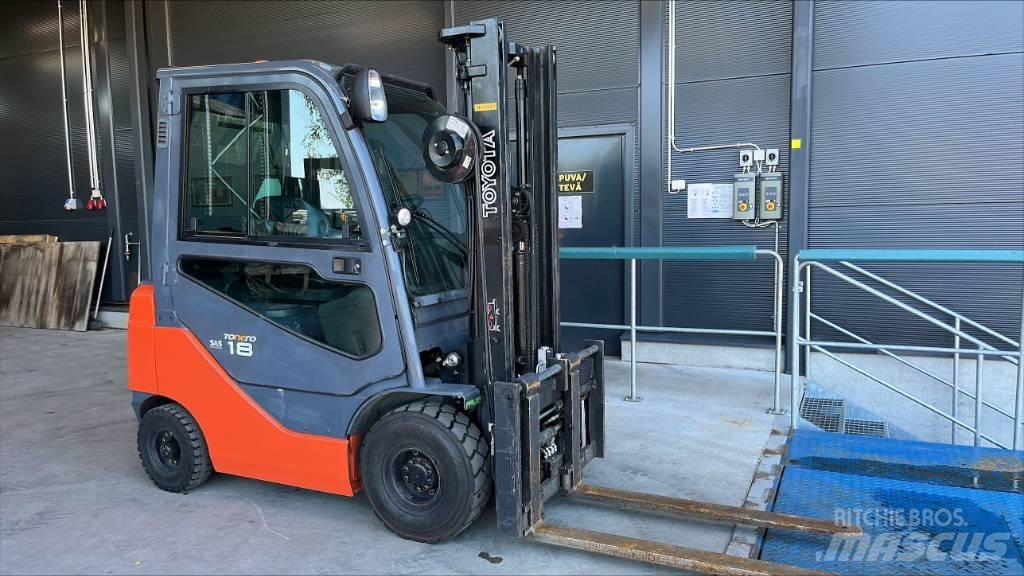 Toyota 02-8 FDF 18 Diesel trucks