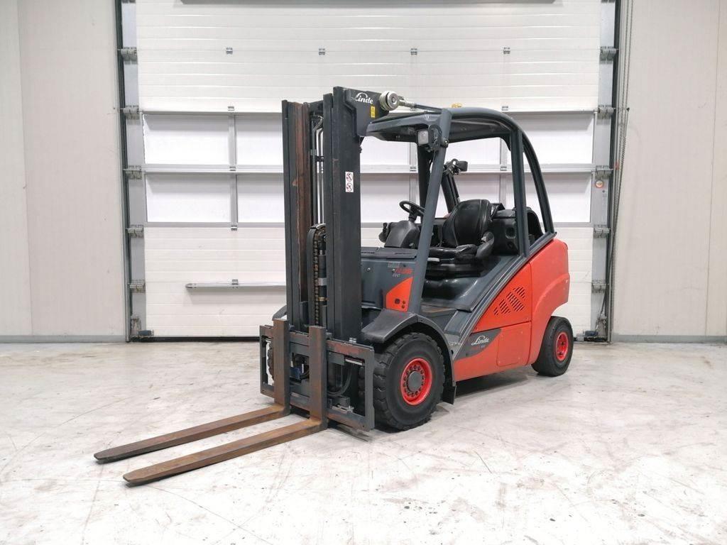 Linde H35T-02 LPG trucks