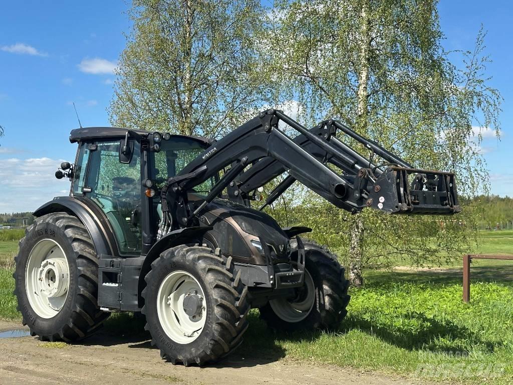 Valtra G 135 Active Tractors
