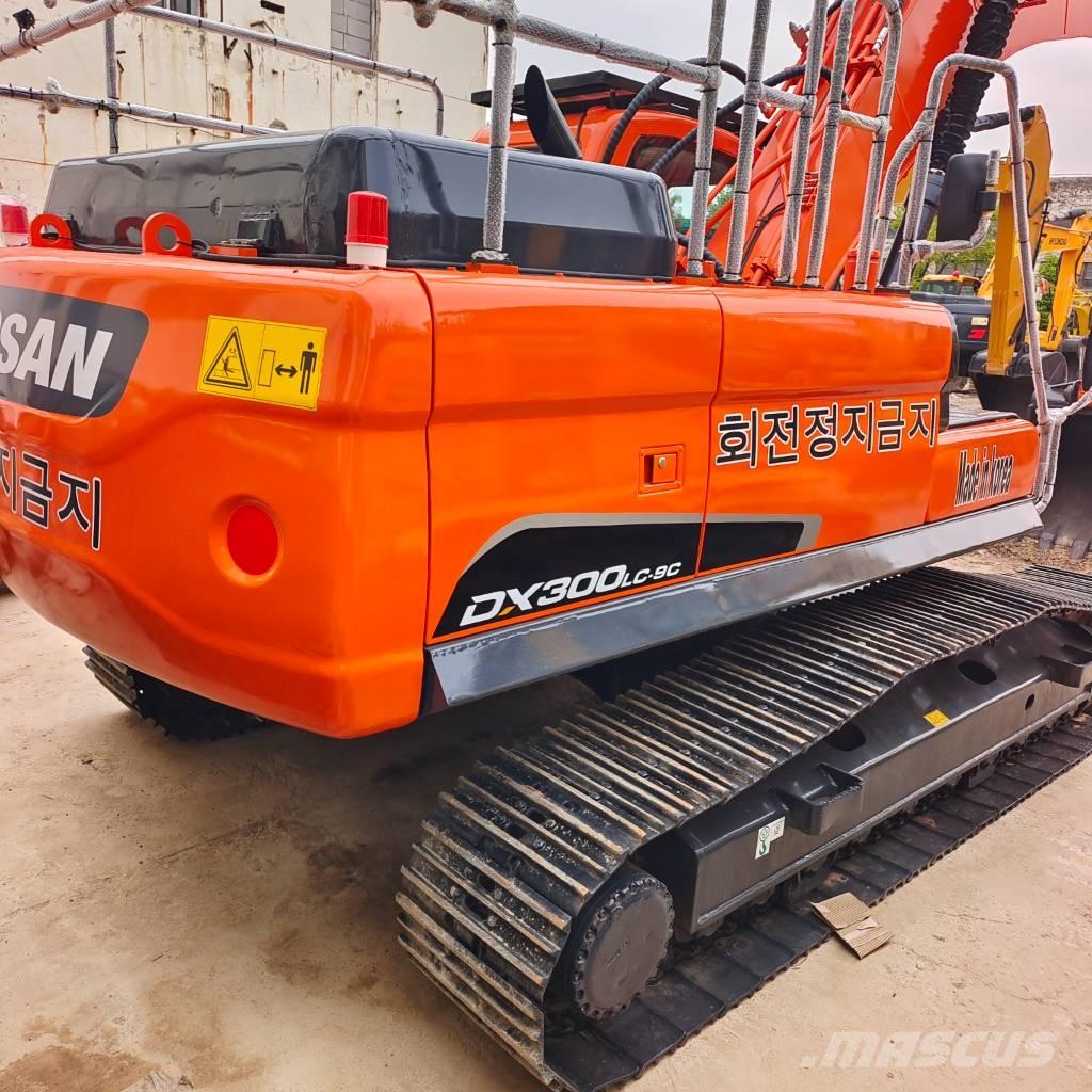Doosan DX 300 Crawler excavators