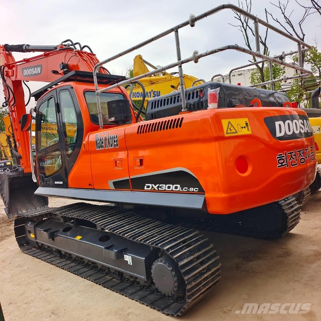 Doosan DX 300 Crawler excavators