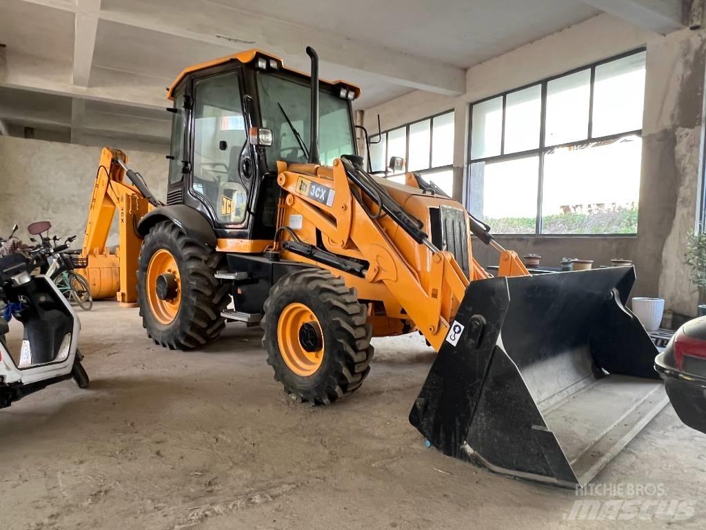 JCB 3 CX Backhoe loaders
