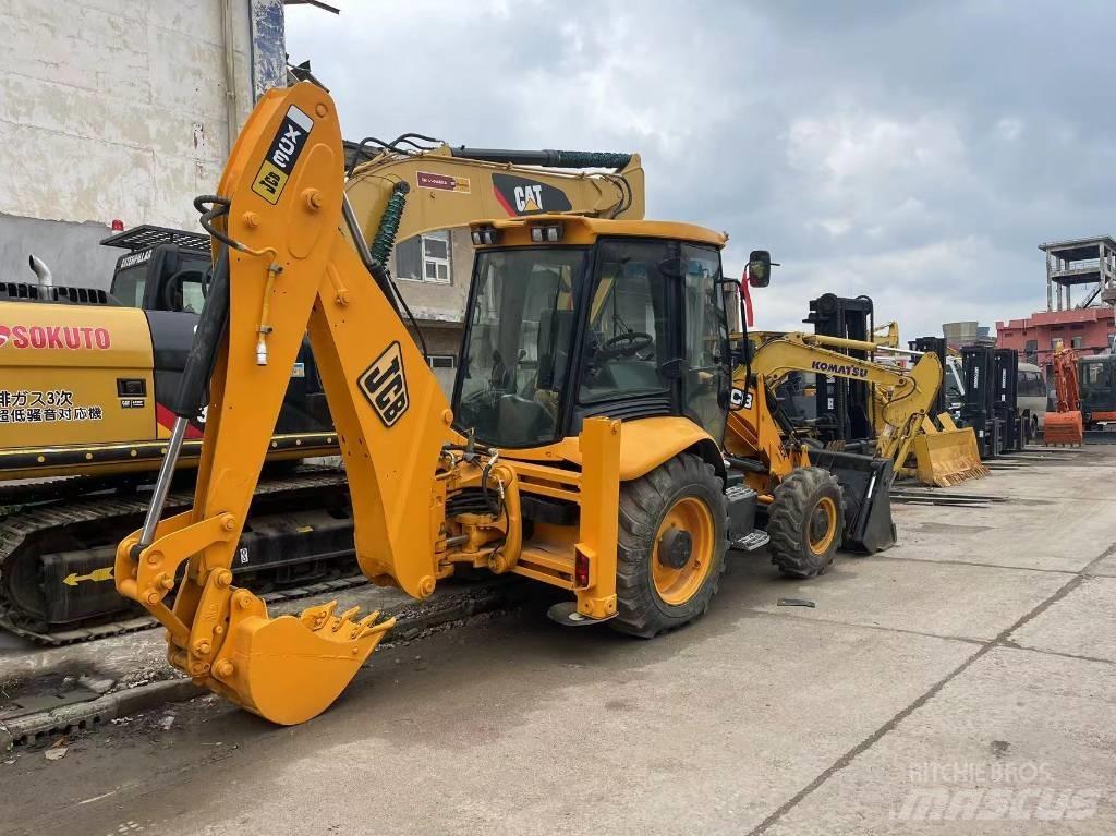 JCB 3 CX Backhoe loaders