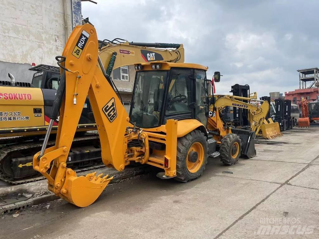 JCB 3 CX Backhoe loaders