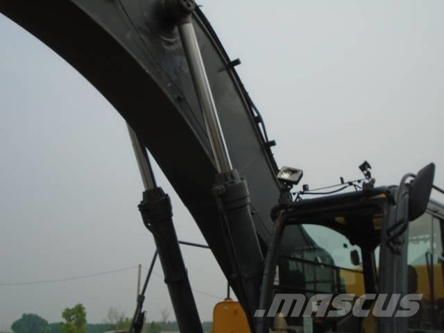 John Deere 450 DLC Crawler excavators