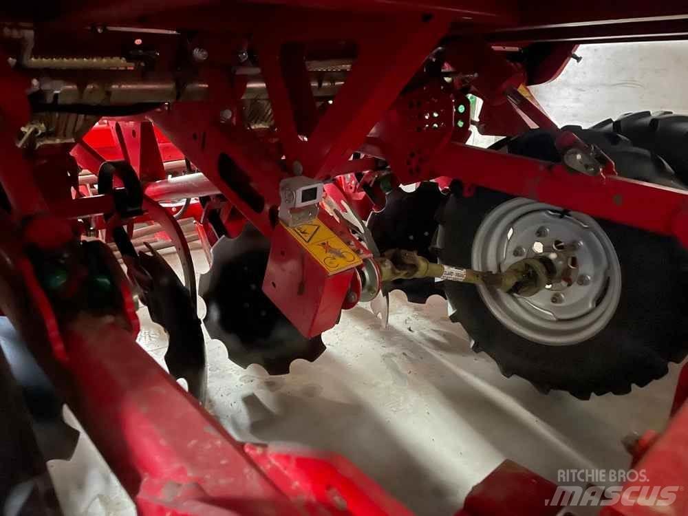 Grimme GL 420 Potato planters