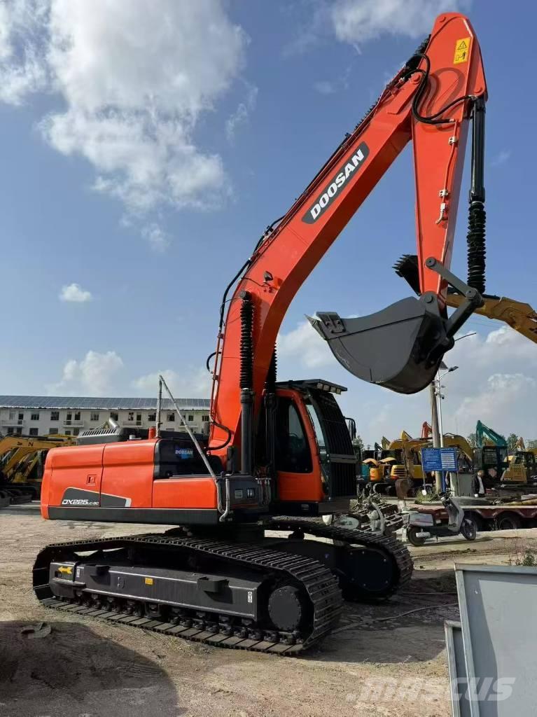 Doosan 225 LC-9C Crawler excavators