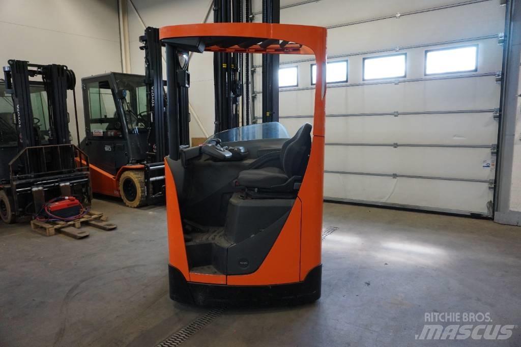 Toyota RRE160 Reach trucks