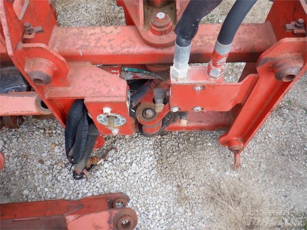 Ditch Witch M730 Plows