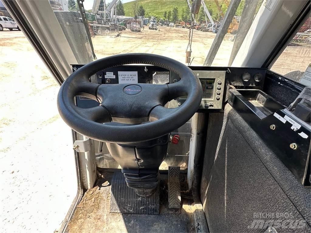 National 1100 Crane trucks