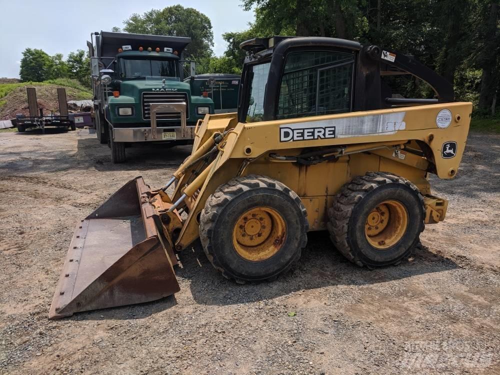 John Deere 328 Skid steer loaders