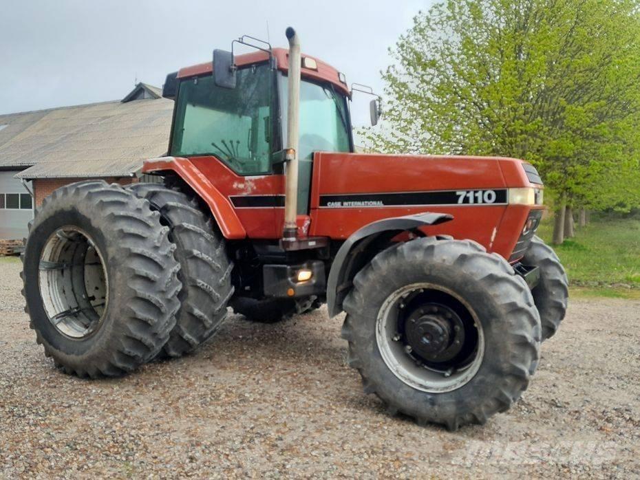 Case IH Magnum 7110 Tractors