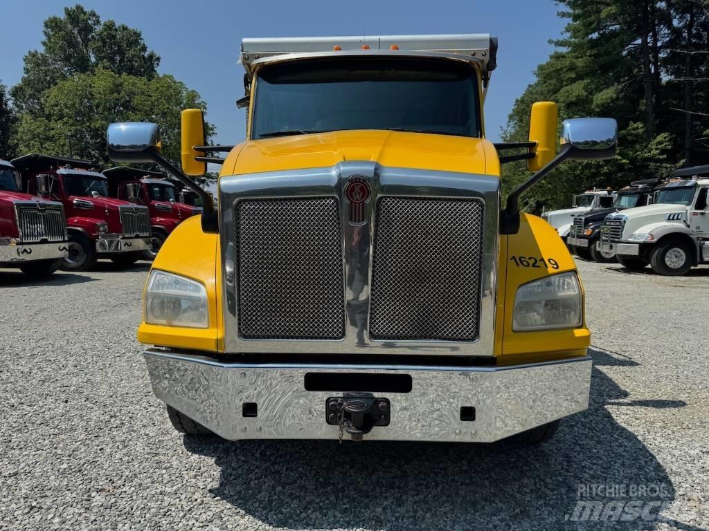 Kenworth T 880 Tipper trucks