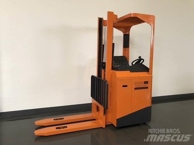 Samag ELF01 Pedestrian stacker