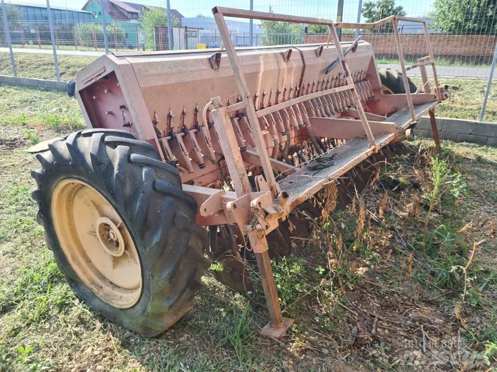 Kuhn 4M Combination drills