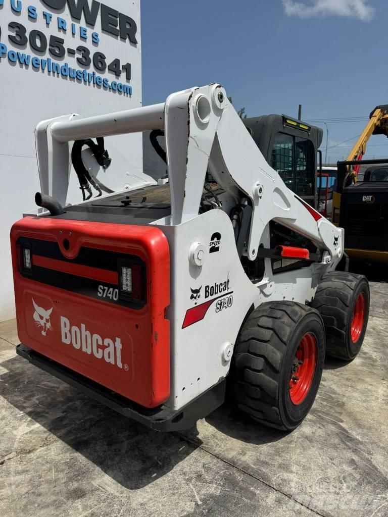 Bobcat S 740 Skid steer loaders