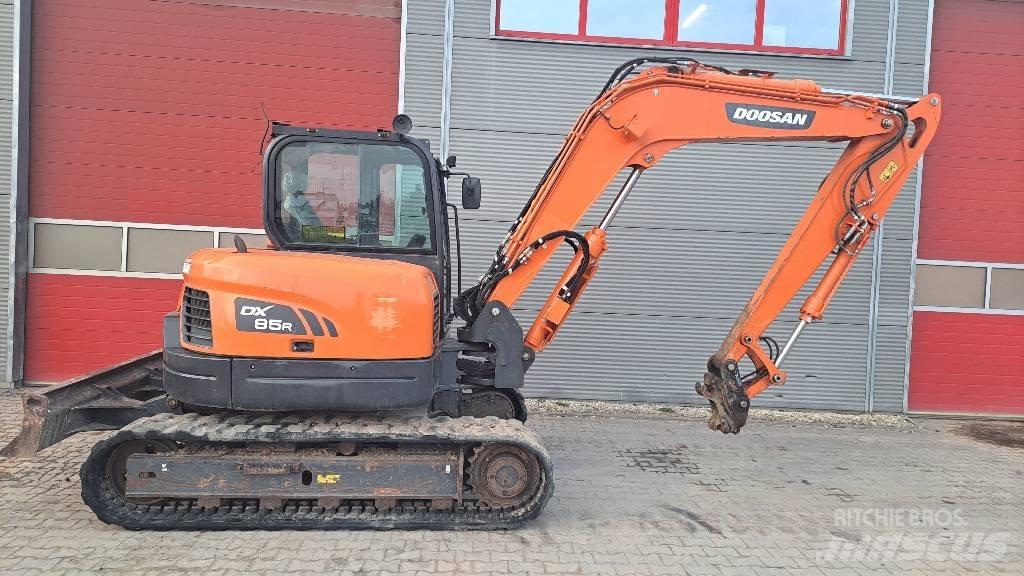 Doosan DX 85 R-3 Midi excavators  7t - 12t