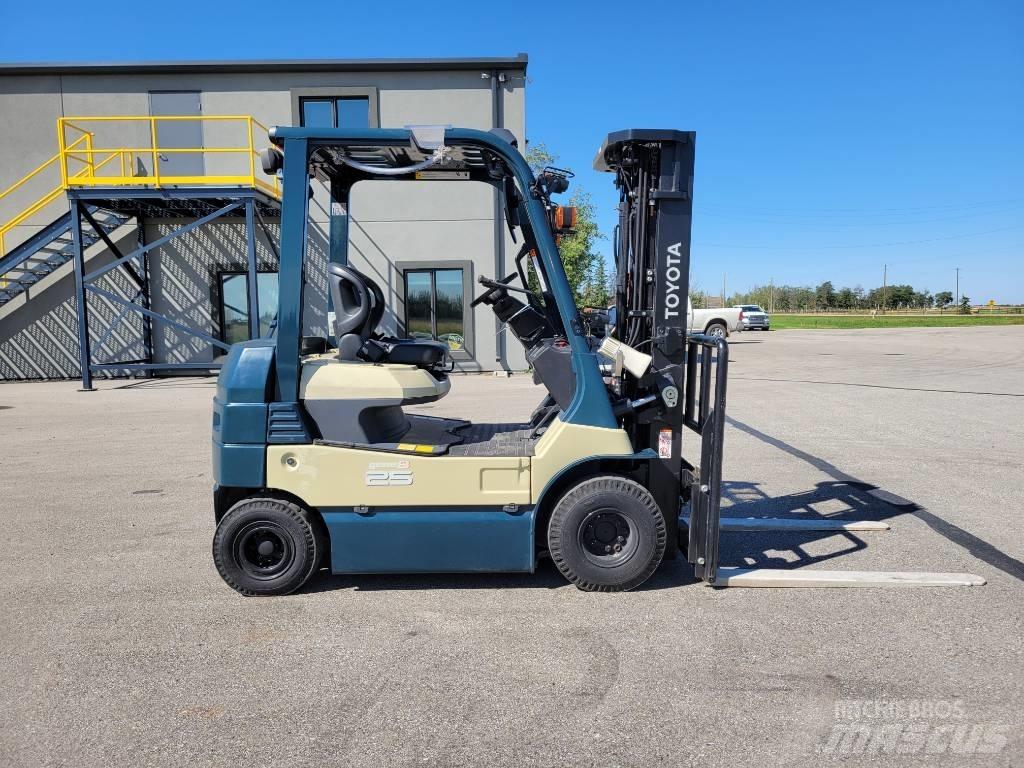 Toyota 8 FB 25 Electric forklift trucks