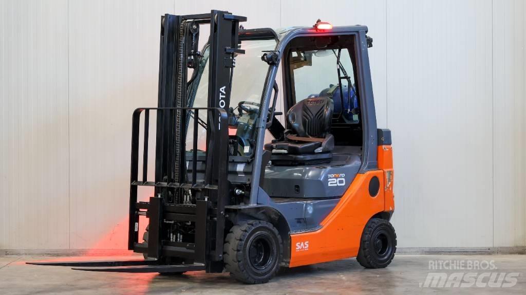 Toyota 02-8 FGKF 20 LPG trucks