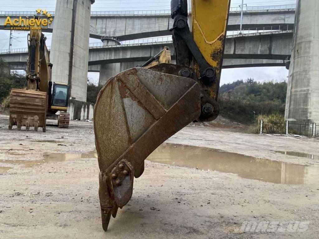 XCMG XE 135 D Crawler excavators