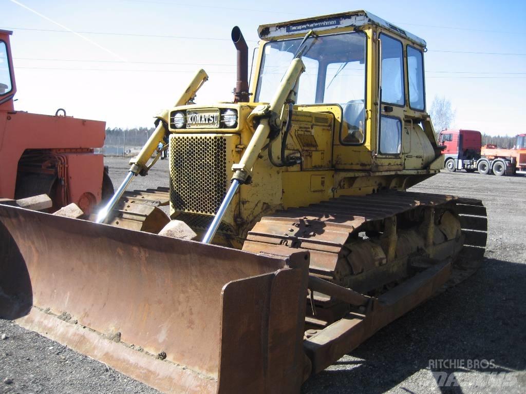 Komatsu D53P-16 Crawler dozers