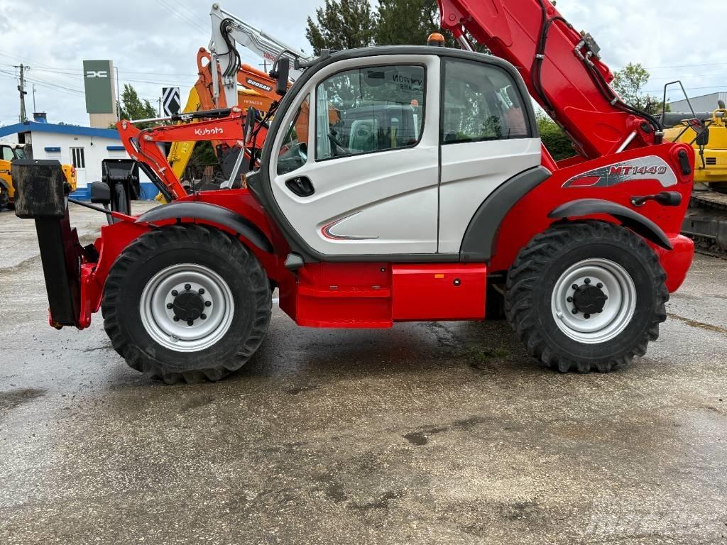 Manitou MT 1440 Telescopic handlers