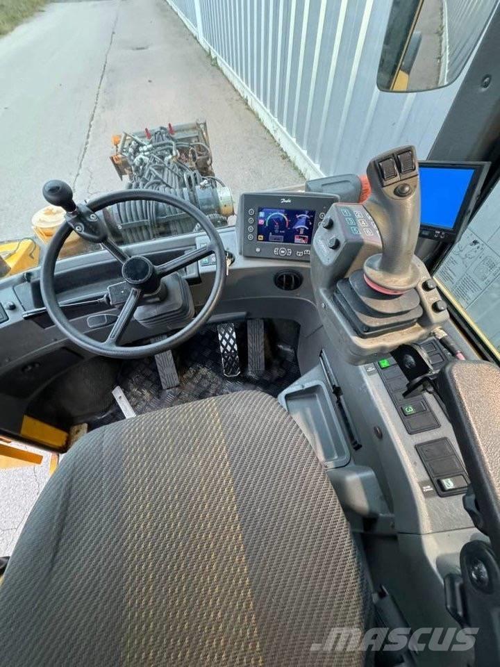 Lundberg 4220 Tool carriers
