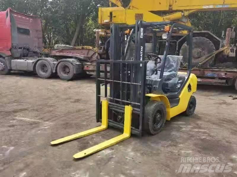 Komatsu 3Ton Diesel trucks
