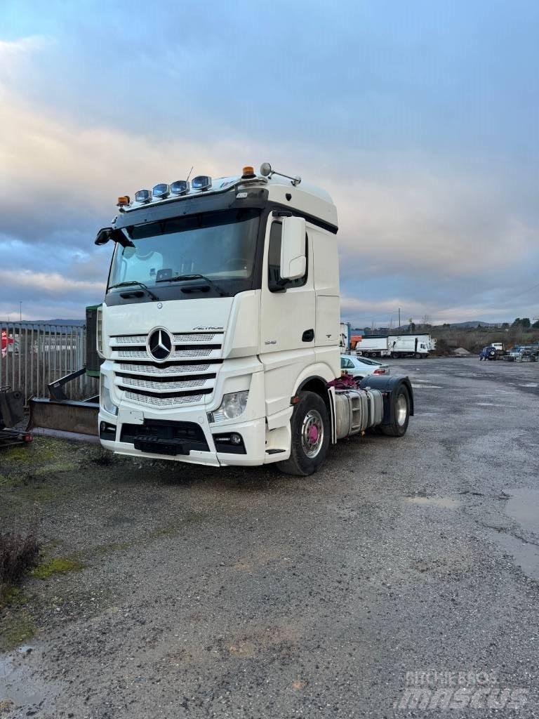 Mercedes-Benz 1848 Tractor Units