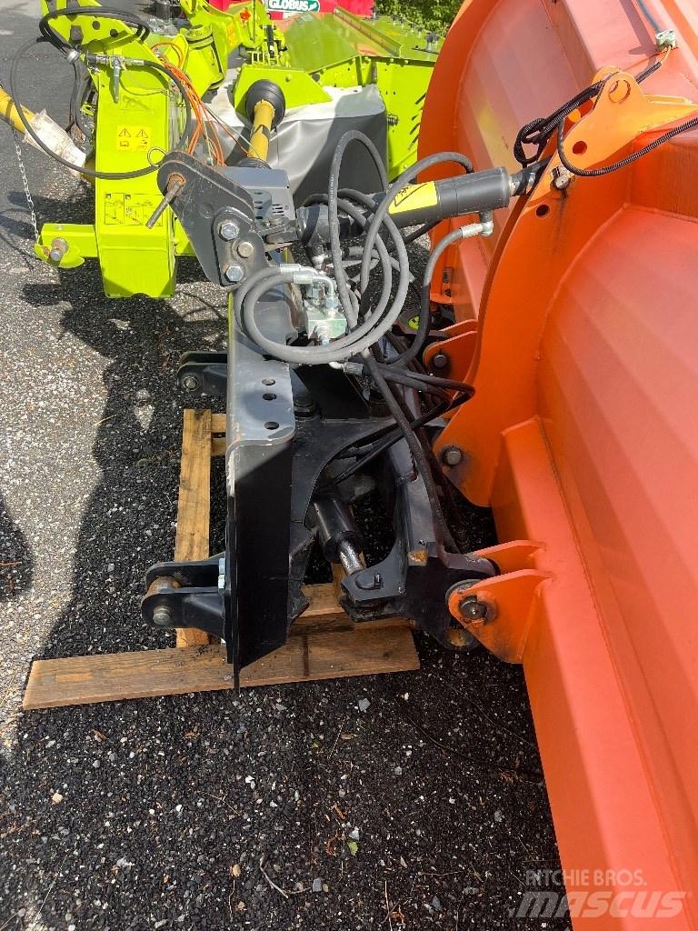 FMG PA330 Snow blades and plows