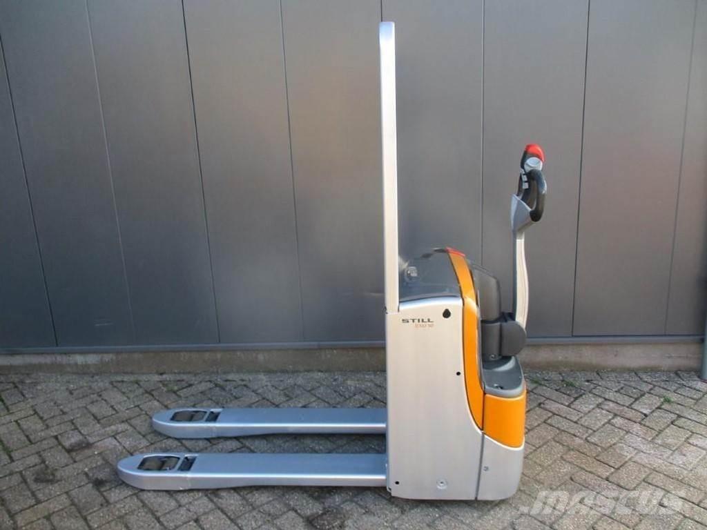 Still EXU16 Low lifter