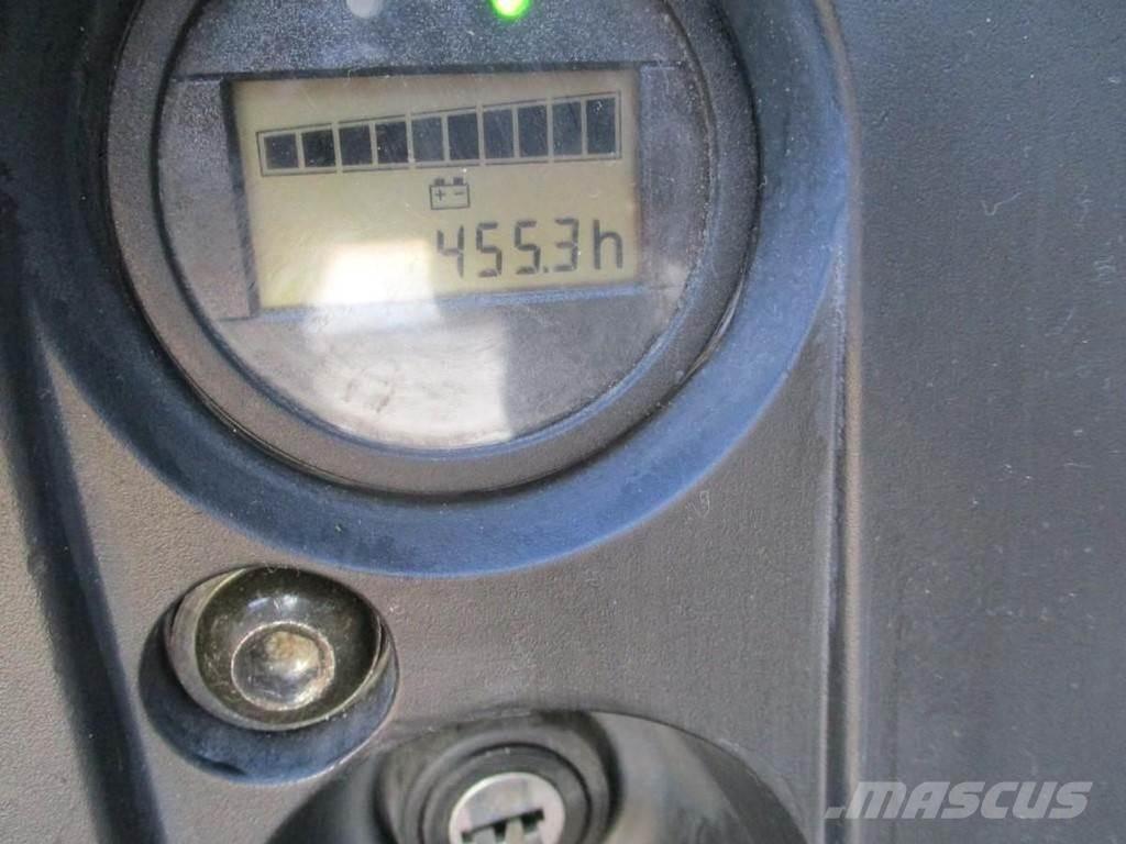 Still EXU16 Low lifter