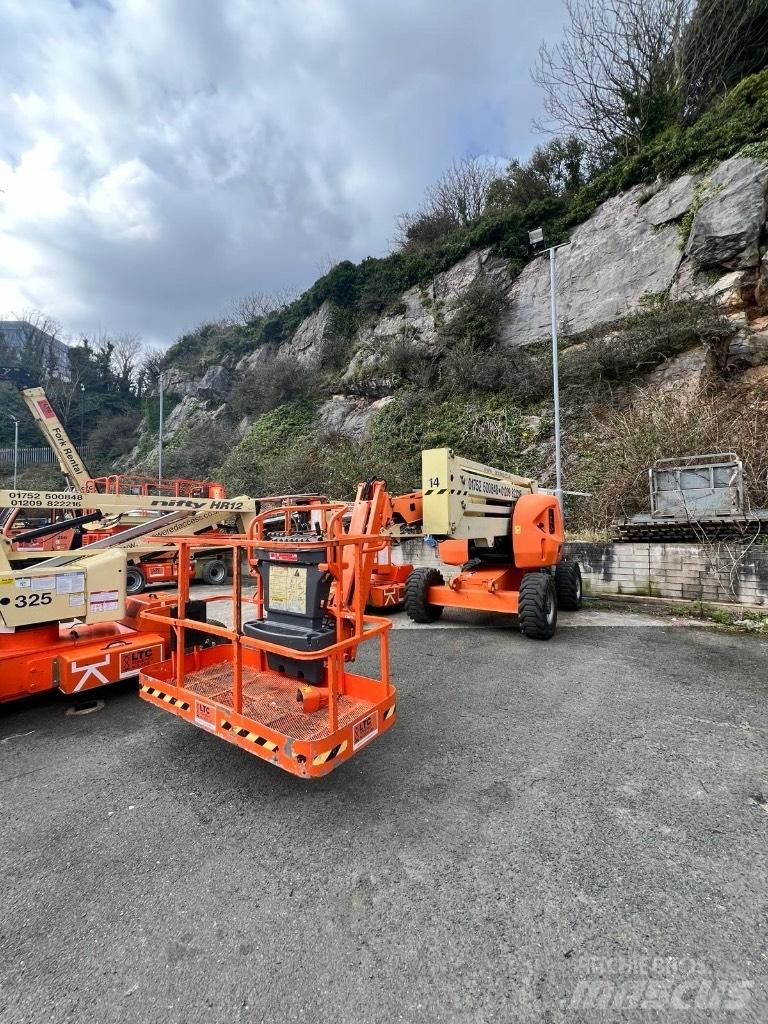JLG AJ450 Articulated boom lifts