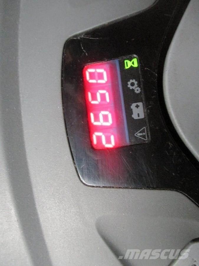 Toyota SPE160L Pedestrian stacker