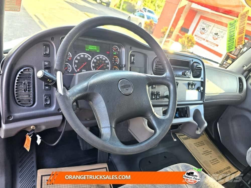 Freightliner M2 106 Temperature controlled trucks