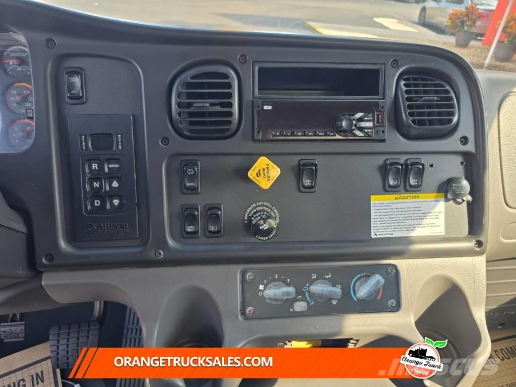 Freightliner M2 106 Temperature controlled trucks