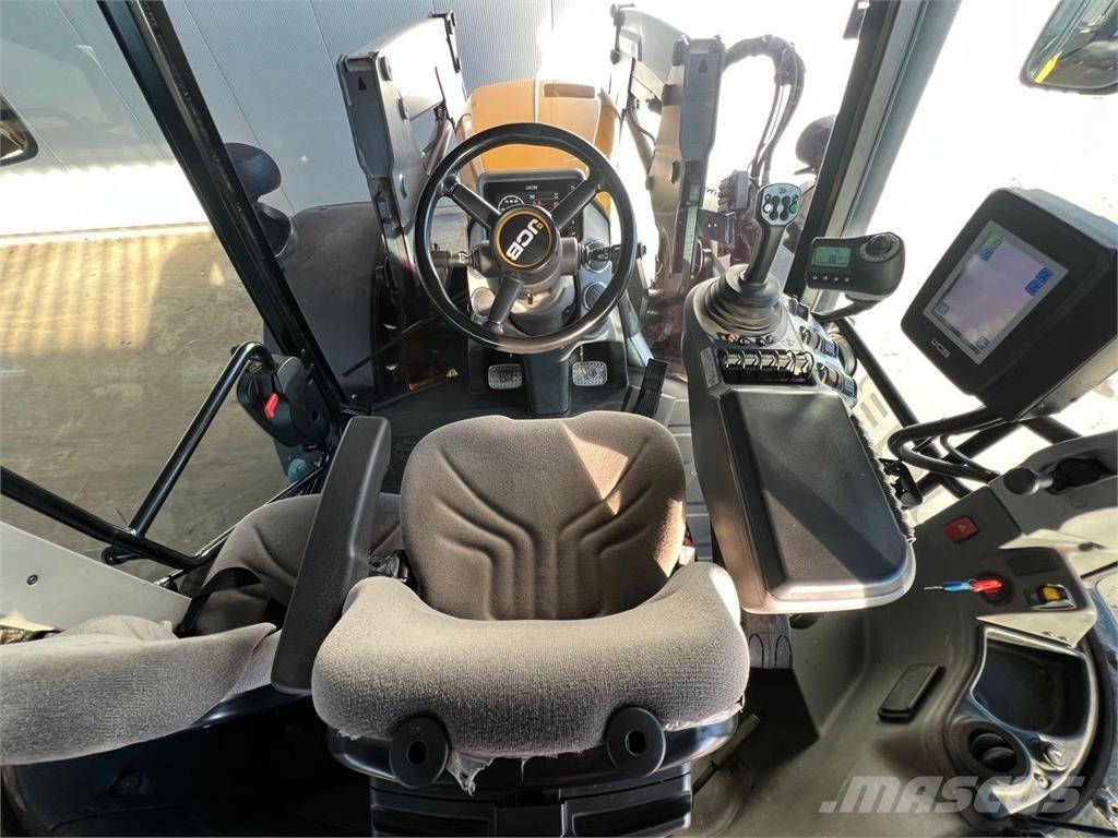 JCB Fastrac 4160 Tractors