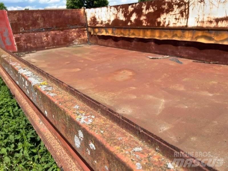 Fortschritt HW60 Bale trailers