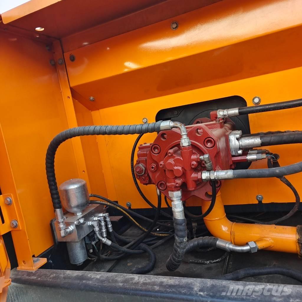 Hyundai 305LC-9T Crawler excavators