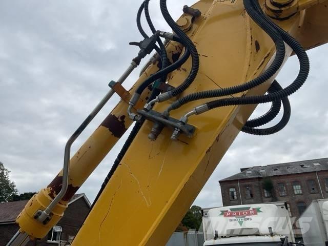 Komatsu PW110MR-11 Wheeled excavators