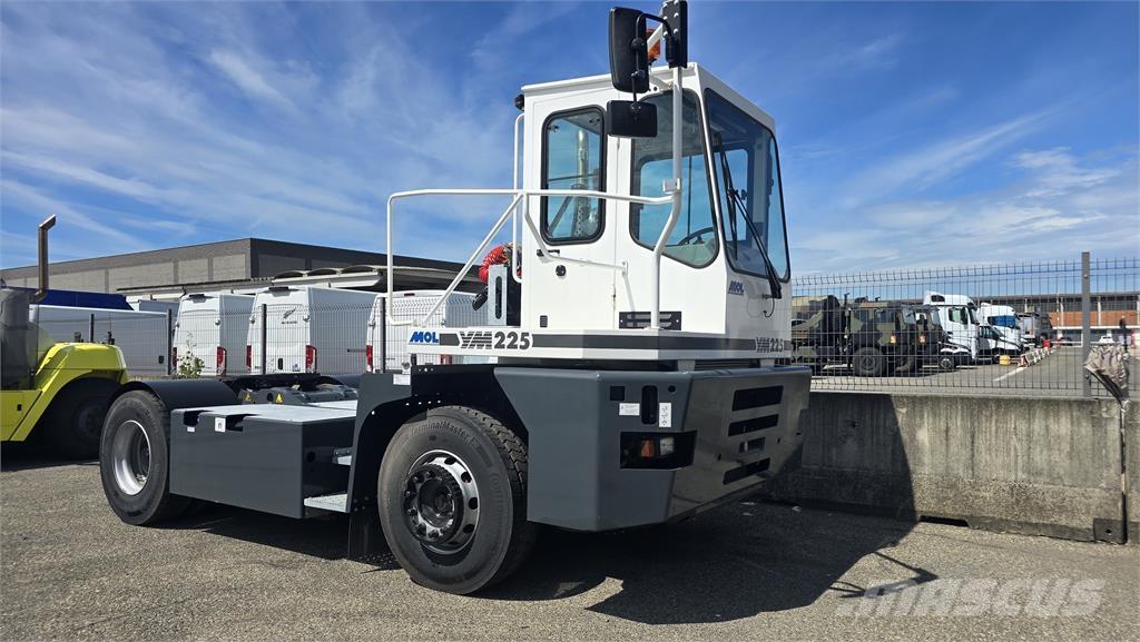 MOL YM225 Terminal tractors