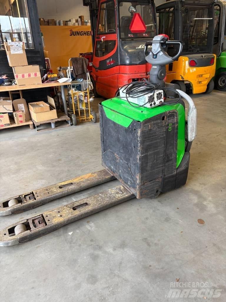 Cesab P 320 Low lifter with platform